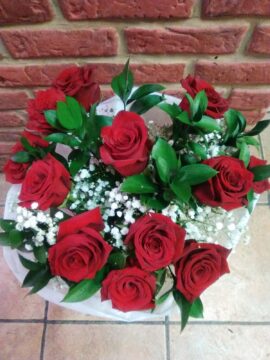 ramo-12-rosas-rojas-48€